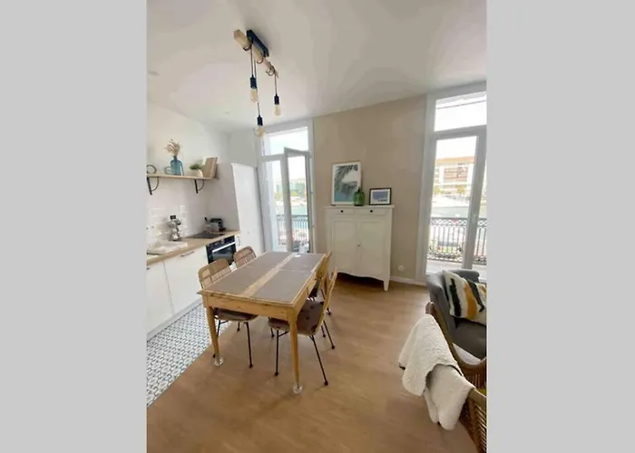 아파트 Sur Le Bord Du Quai